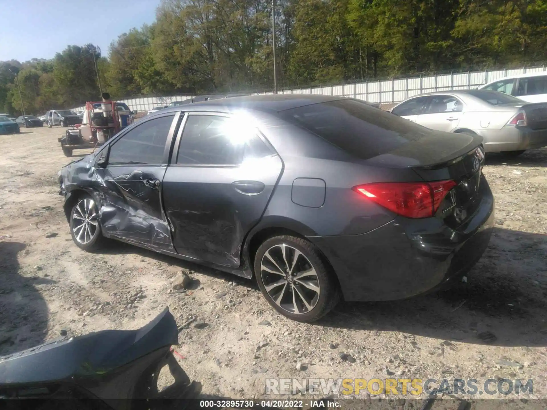 3 Photograph of a damaged car 5YFBURHEXKP864547 TOYOTA COROLLA 2019