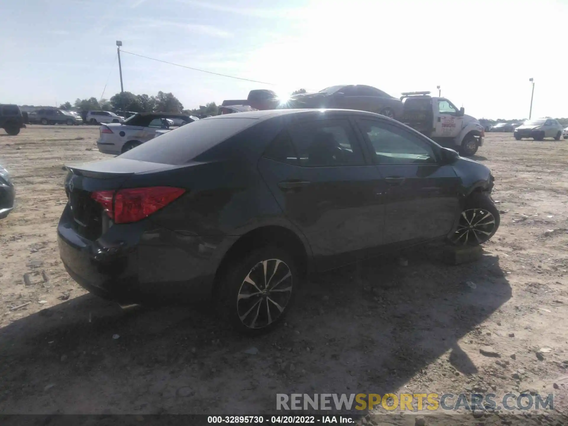 4 Photograph of a damaged car 5YFBURHEXKP864547 TOYOTA COROLLA 2019