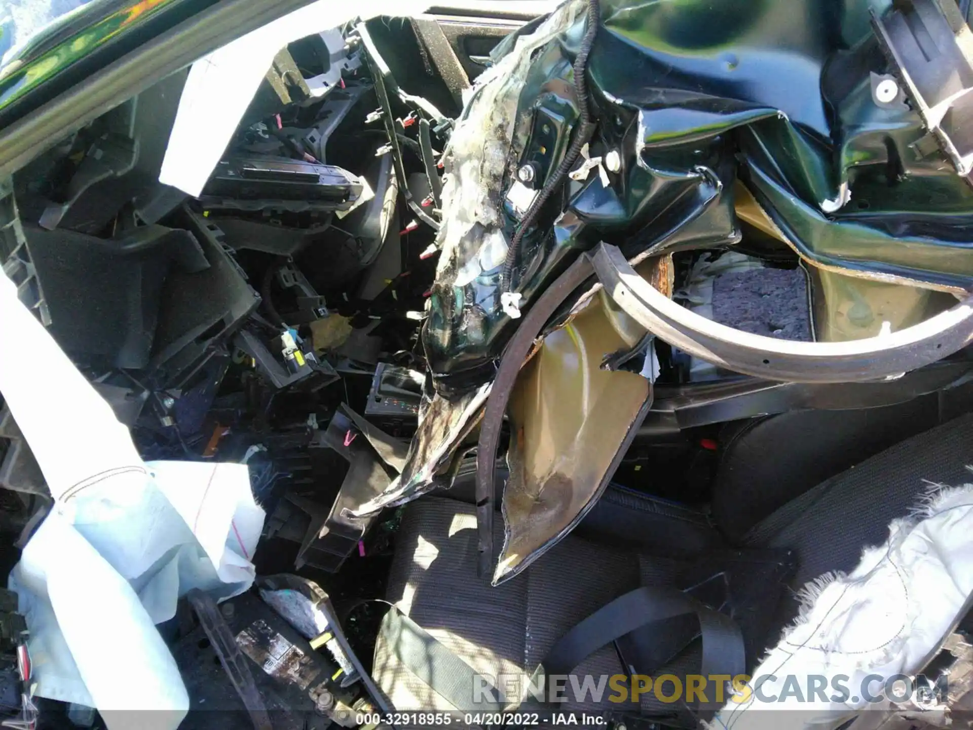 5 Photograph of a damaged car 5YFBURHEXKP865293 TOYOTA COROLLA 2019