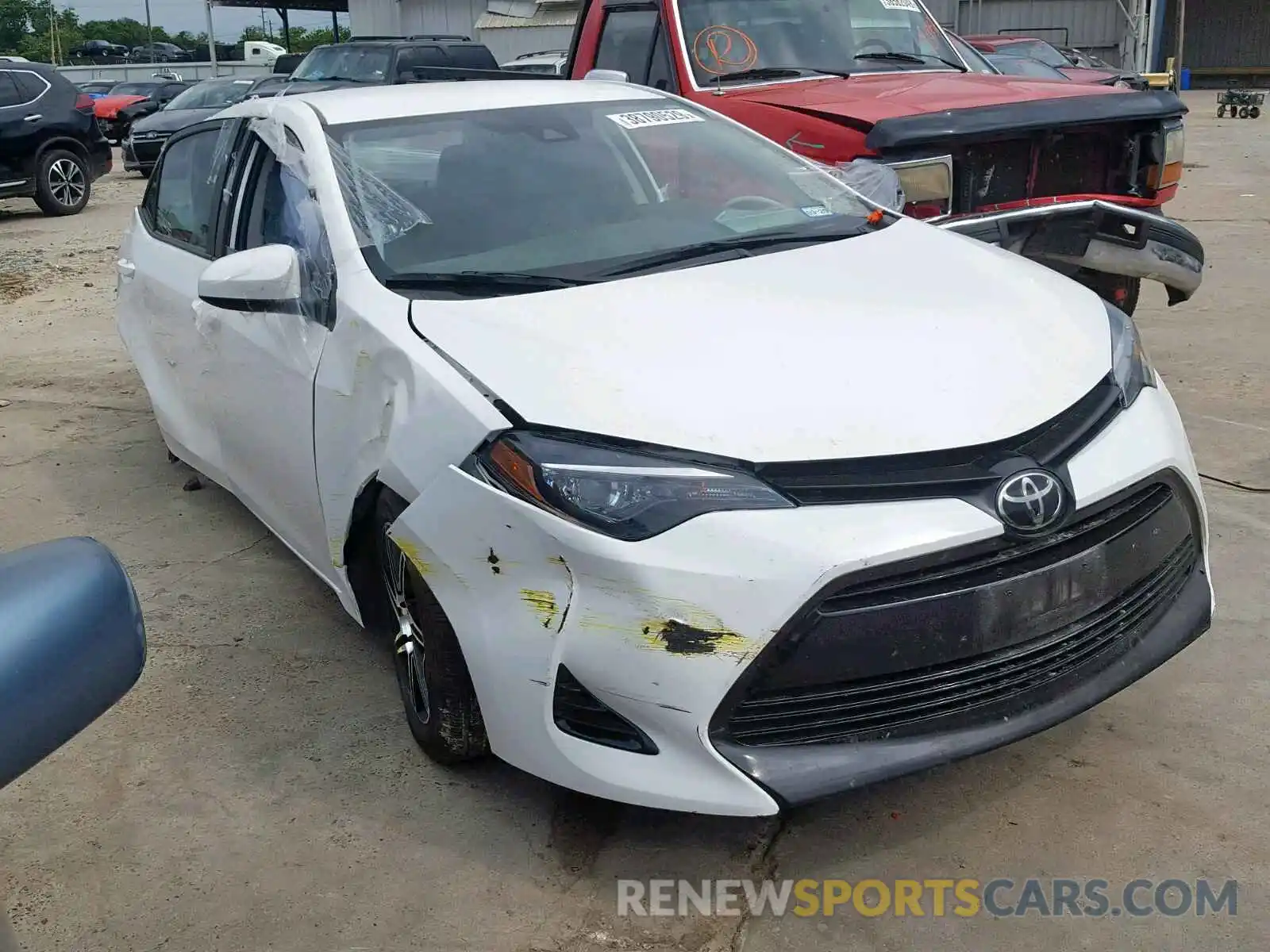 1 Photograph of a damaged car 5YFBURHEXKP865410 TOYOTA COROLLA 2019