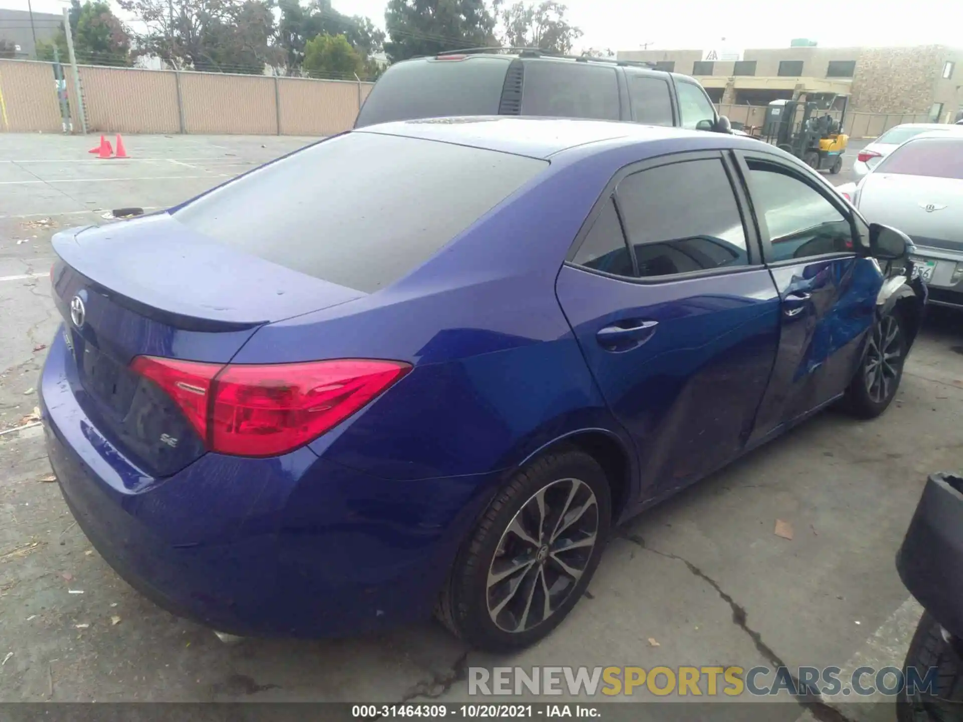 4 Photograph of a damaged car 5YFBURHEXKP866105 TOYOTA COROLLA 2019