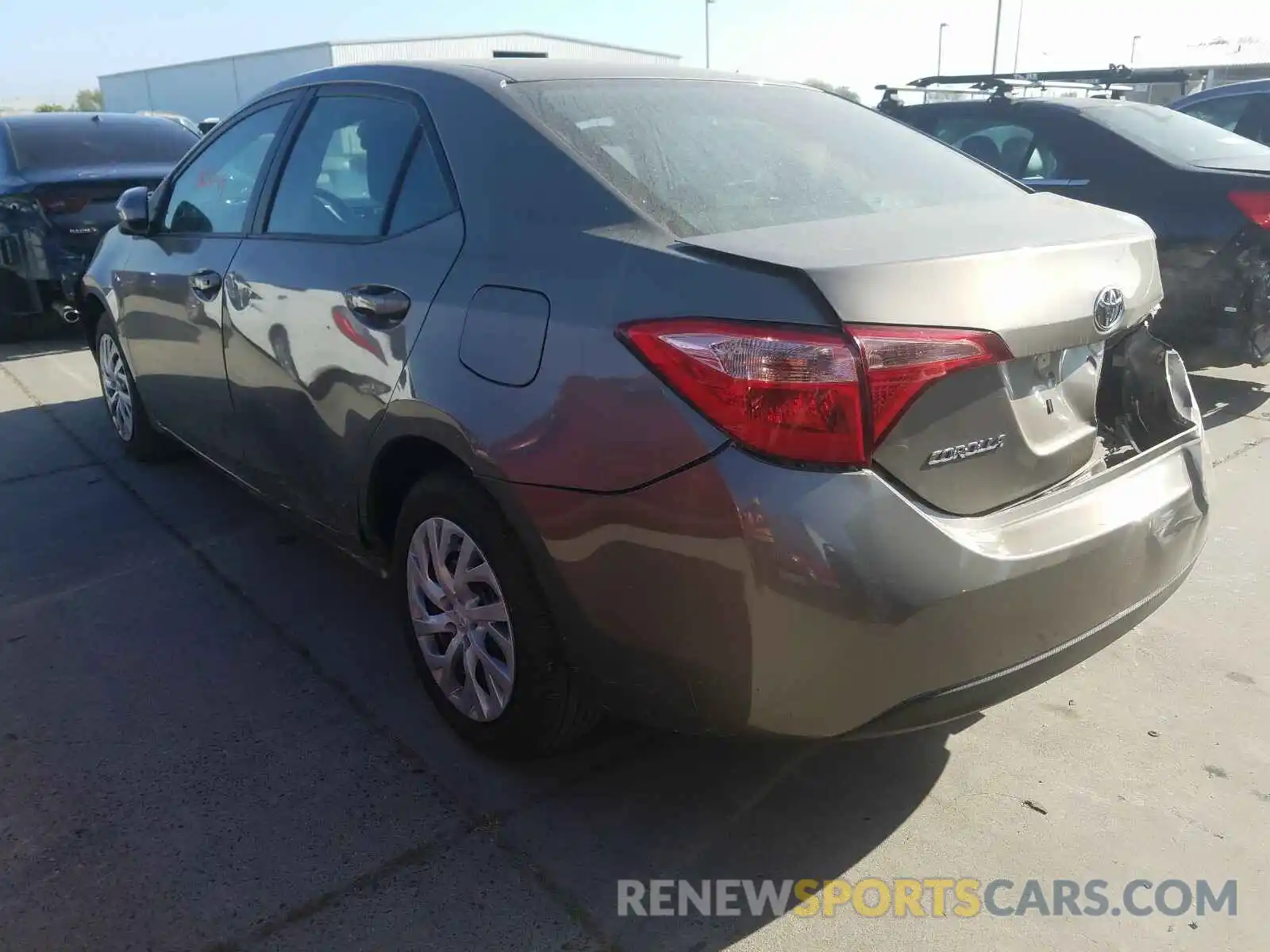 3 Photograph of a damaged car 5YFBURHEXKP866380 TOYOTA COROLLA 2019