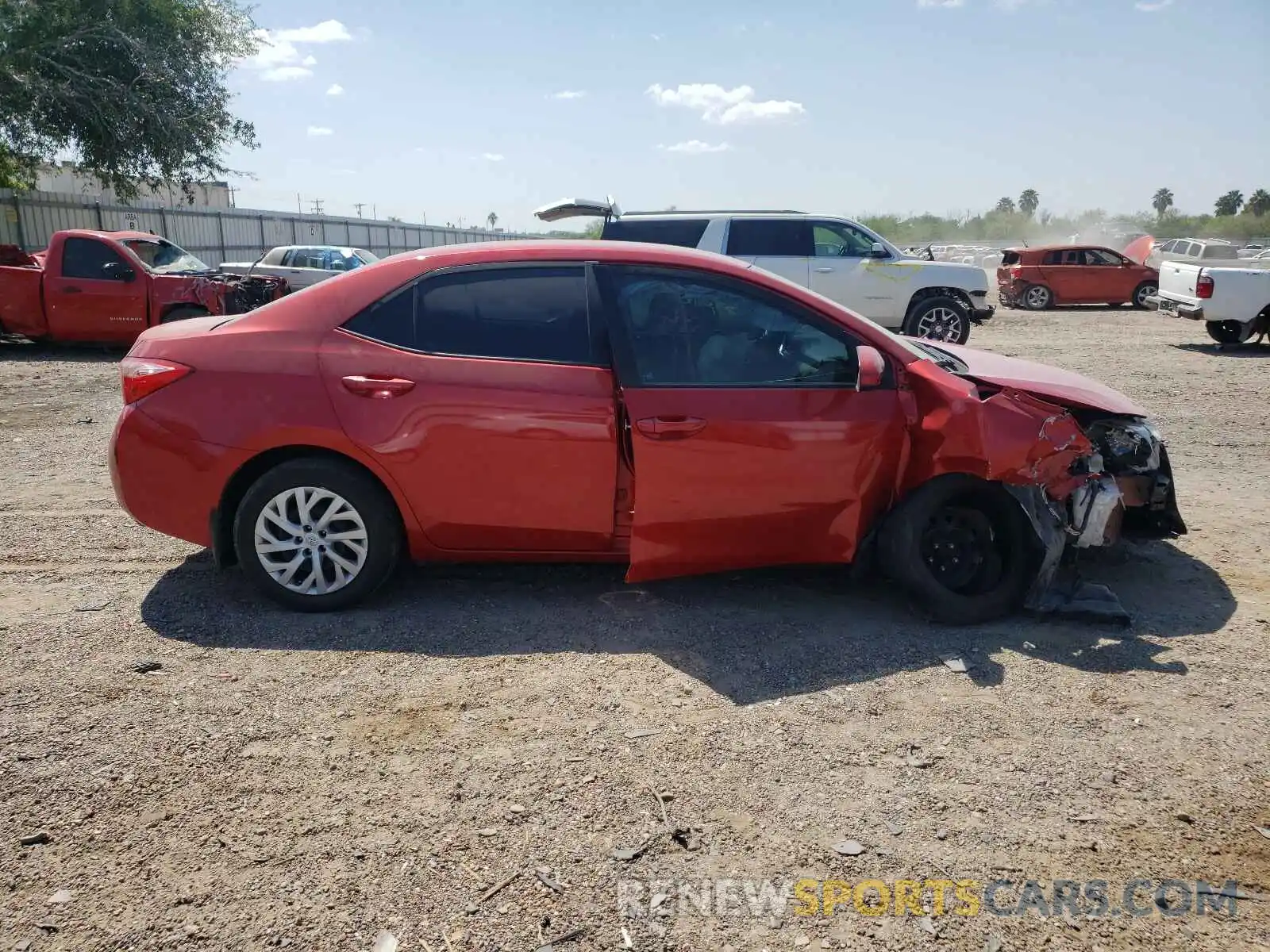 9 Photograph of a damaged car 5YFBURHEXKP866489 TOYOTA COROLLA 2019