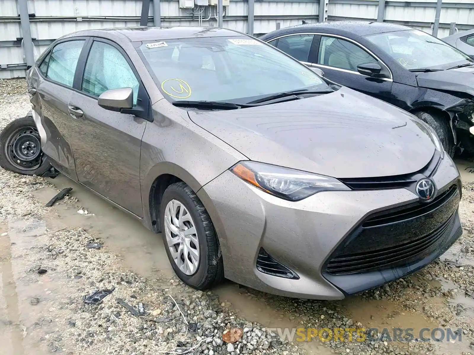 1 Photograph of a damaged car 5YFBURHEXKP866671 TOYOTA COROLLA 2019