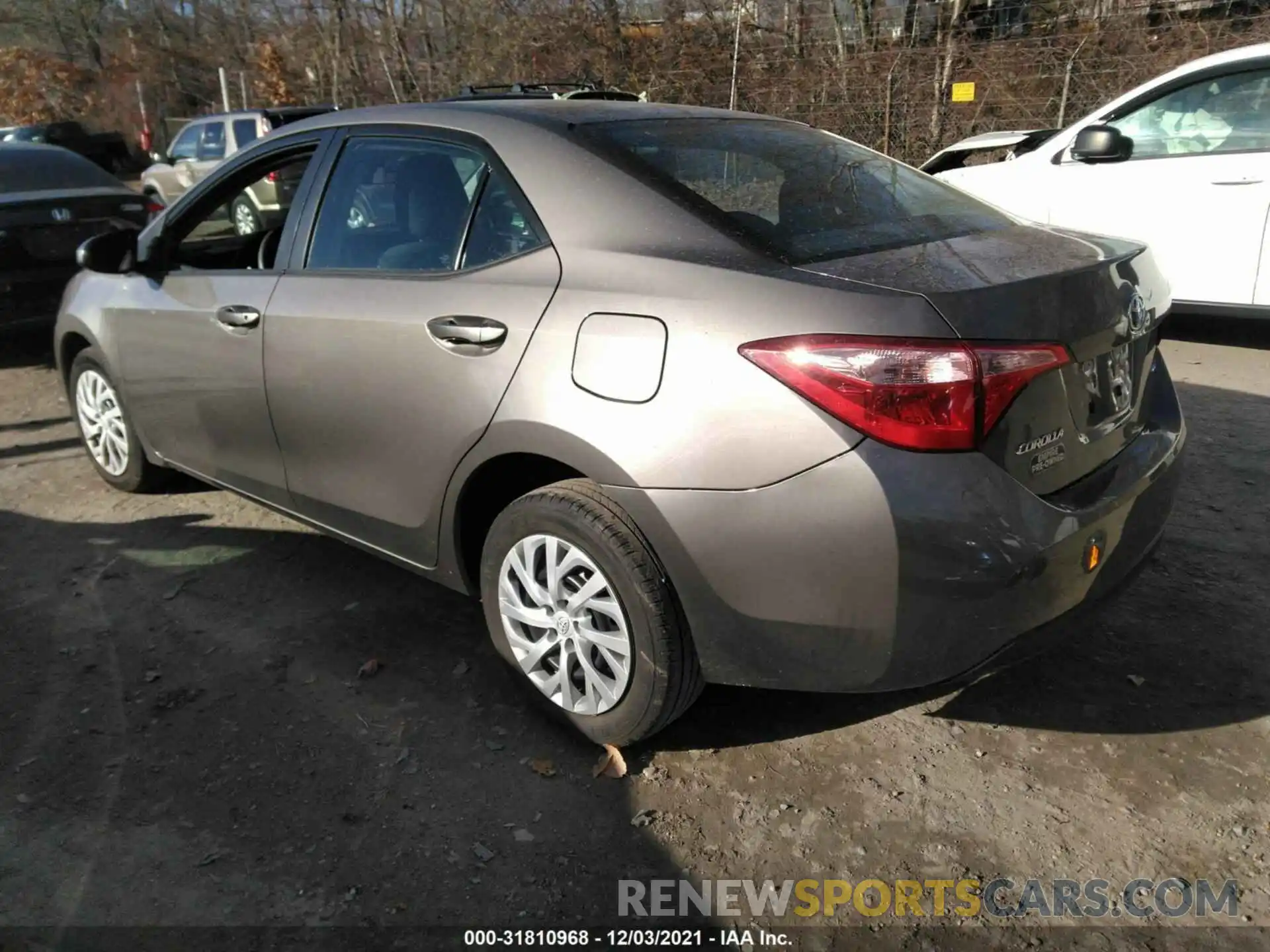 3 Photograph of a damaged car 5YFBURHEXKP866783 TOYOTA COROLLA 2019