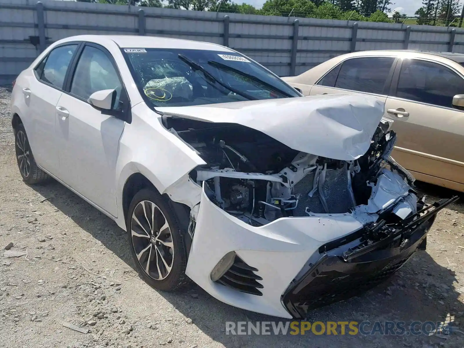 1 Photograph of a damaged car 5YFBURHEXKP867030 TOYOTA COROLLA 2019