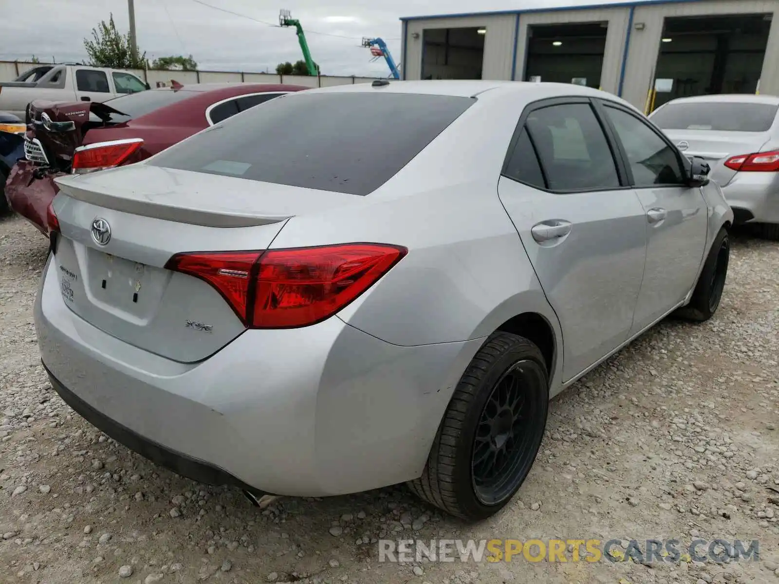 4 Photograph of a damaged car 5YFBURHEXKP867402 TOYOTA COROLLA 2019