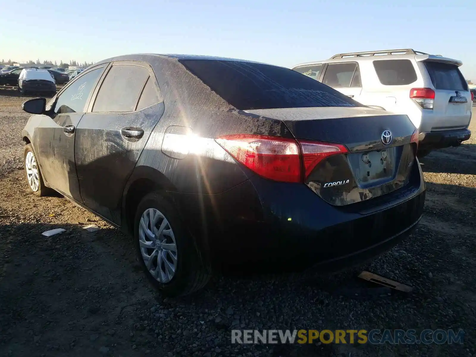 3 Photograph of a damaged car 5YFBURHEXKP869229 TOYOTA COROLLA 2019