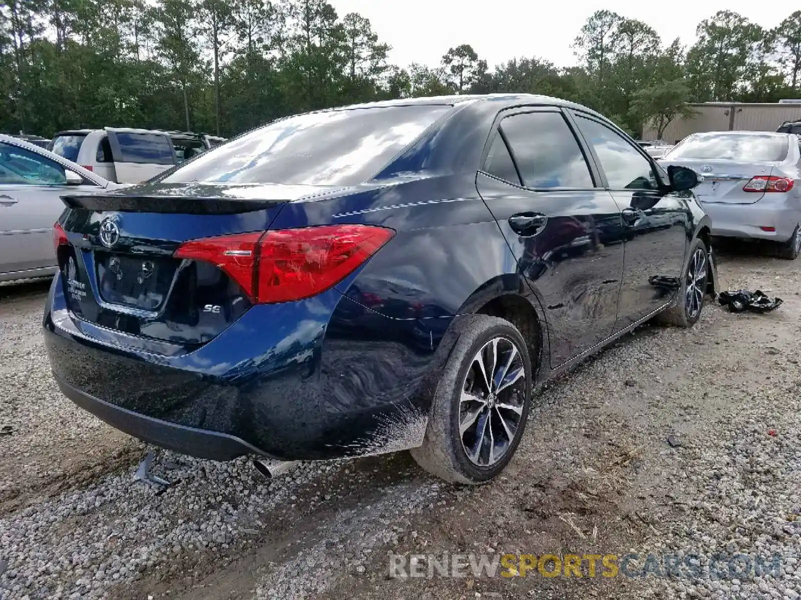 4 Photograph of a damaged car 5YFBURHEXKP869554 TOYOTA COROLLA 2019