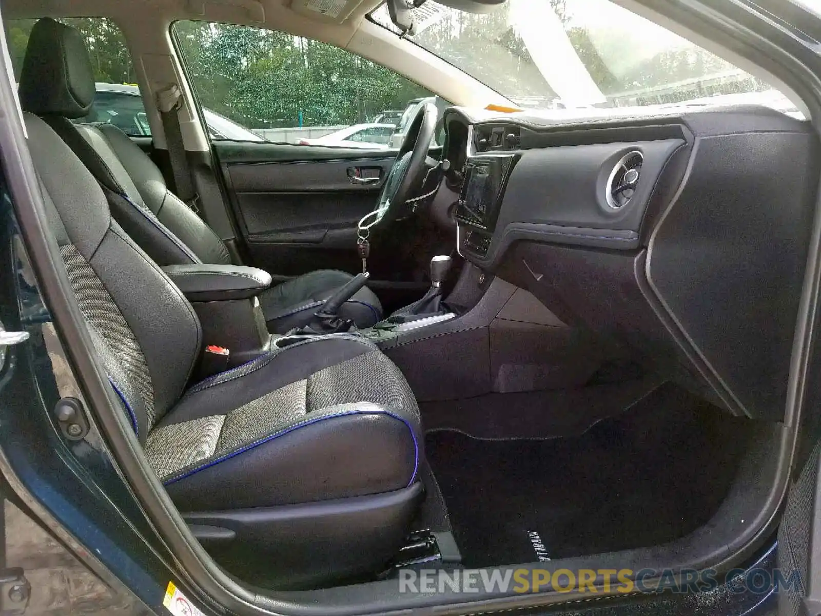 5 Photograph of a damaged car 5YFBURHEXKP869554 TOYOTA COROLLA 2019