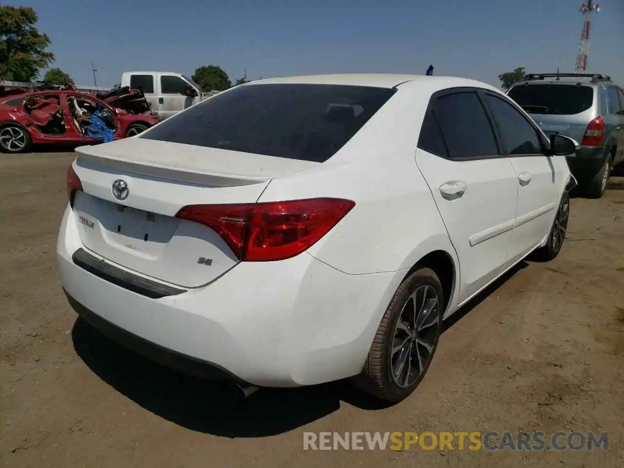 4 Photograph of a damaged car 5YFBURHEXKP870087 TOYOTA COROLLA 2019