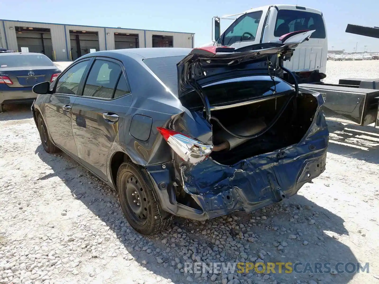3 Photograph of a damaged car 5YFBURHEXKP871112 TOYOTA COROLLA 2019