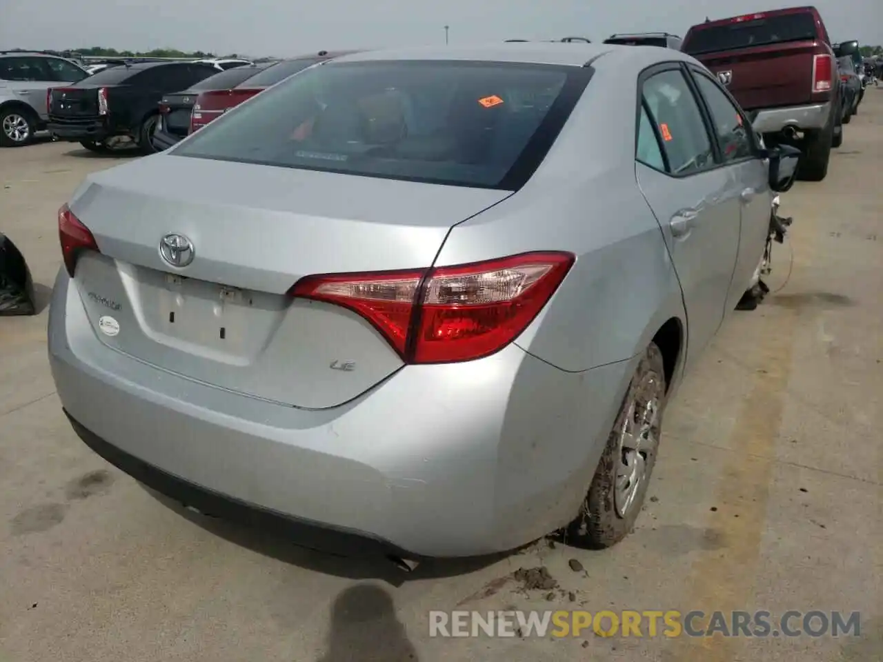 4 Photograph of a damaged car 5YFBURHEXKP871644 TOYOTA COROLLA 2019