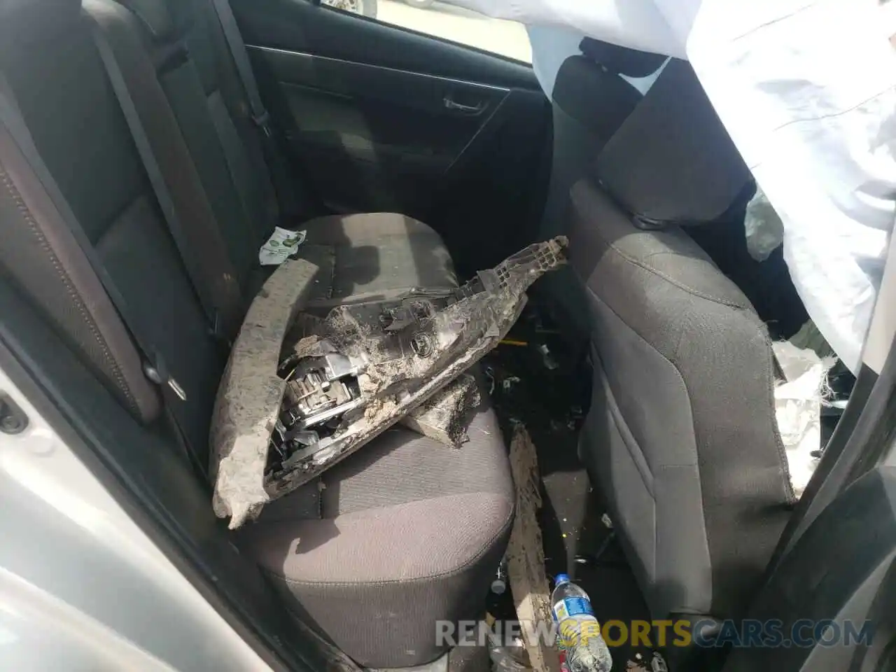 6 Photograph of a damaged car 5YFBURHEXKP871644 TOYOTA COROLLA 2019