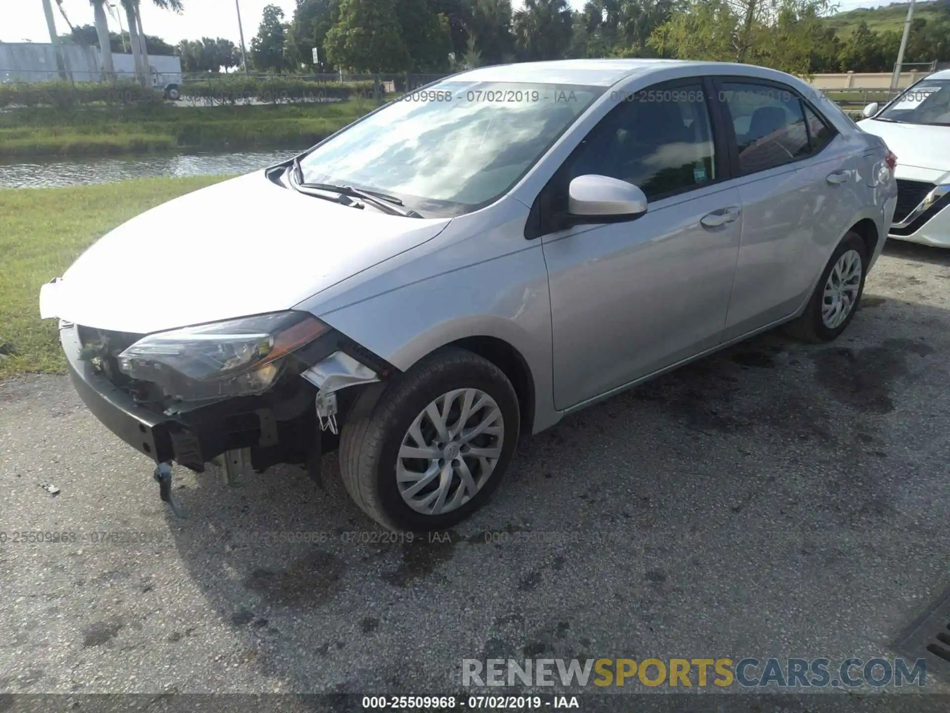 2 Photograph of a damaged car 5YFBURHEXKP871868 TOYOTA COROLLA 2019