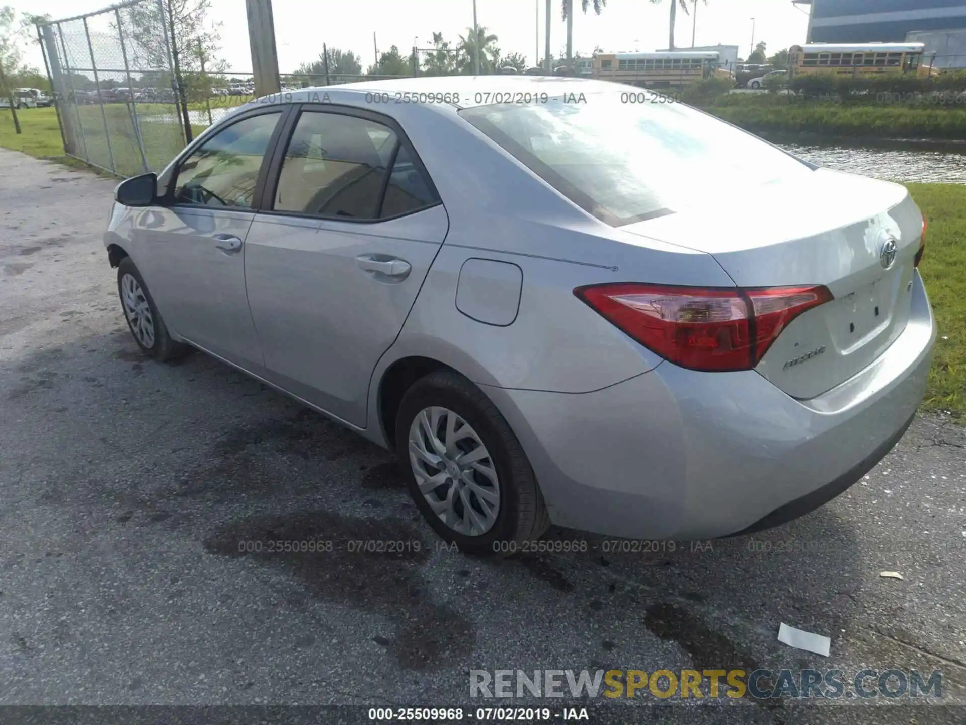 3 Photograph of a damaged car 5YFBURHEXKP871868 TOYOTA COROLLA 2019