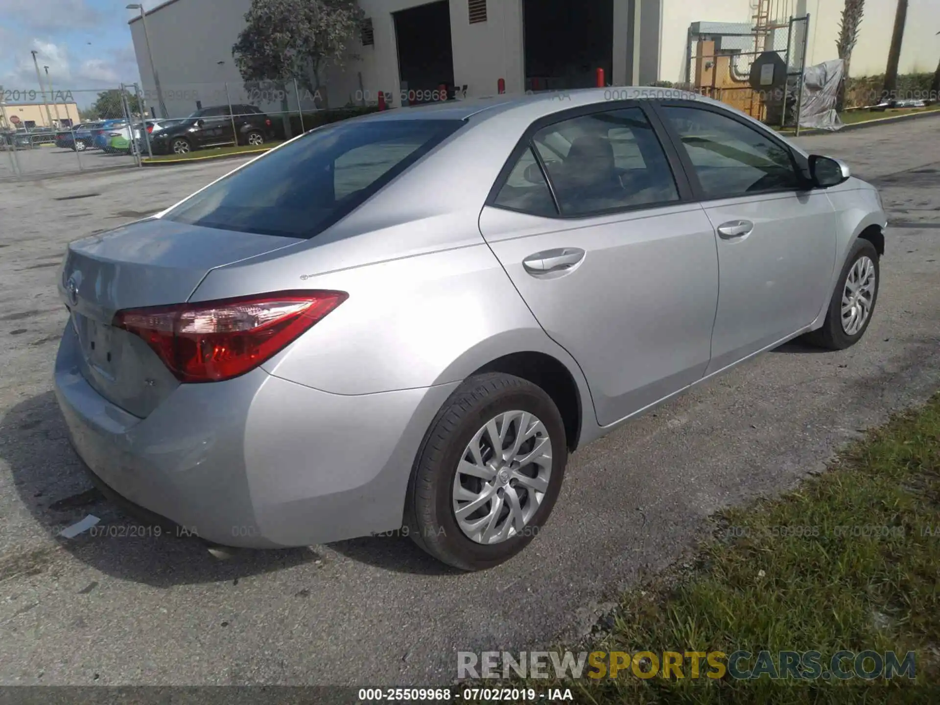 4 Photograph of a damaged car 5YFBURHEXKP871868 TOYOTA COROLLA 2019