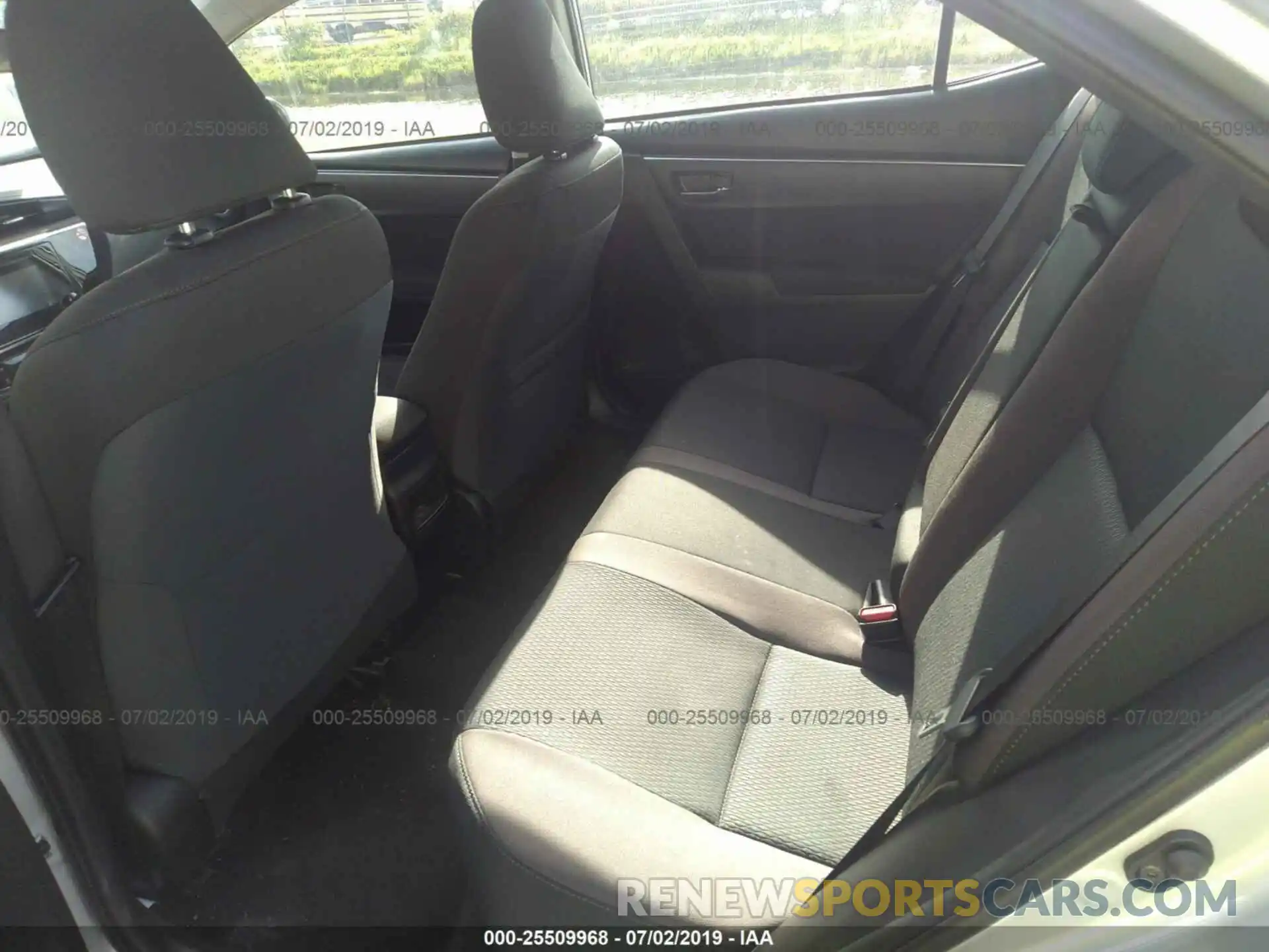 8 Photograph of a damaged car 5YFBURHEXKP871868 TOYOTA COROLLA 2019