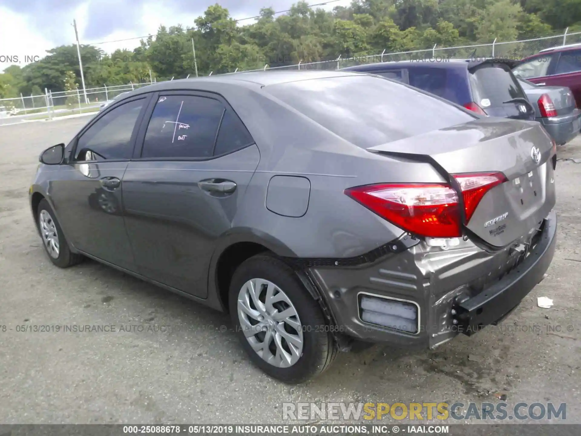 3 Photograph of a damaged car 5YFBURHEXKP871871 TOYOTA COROLLA 2019