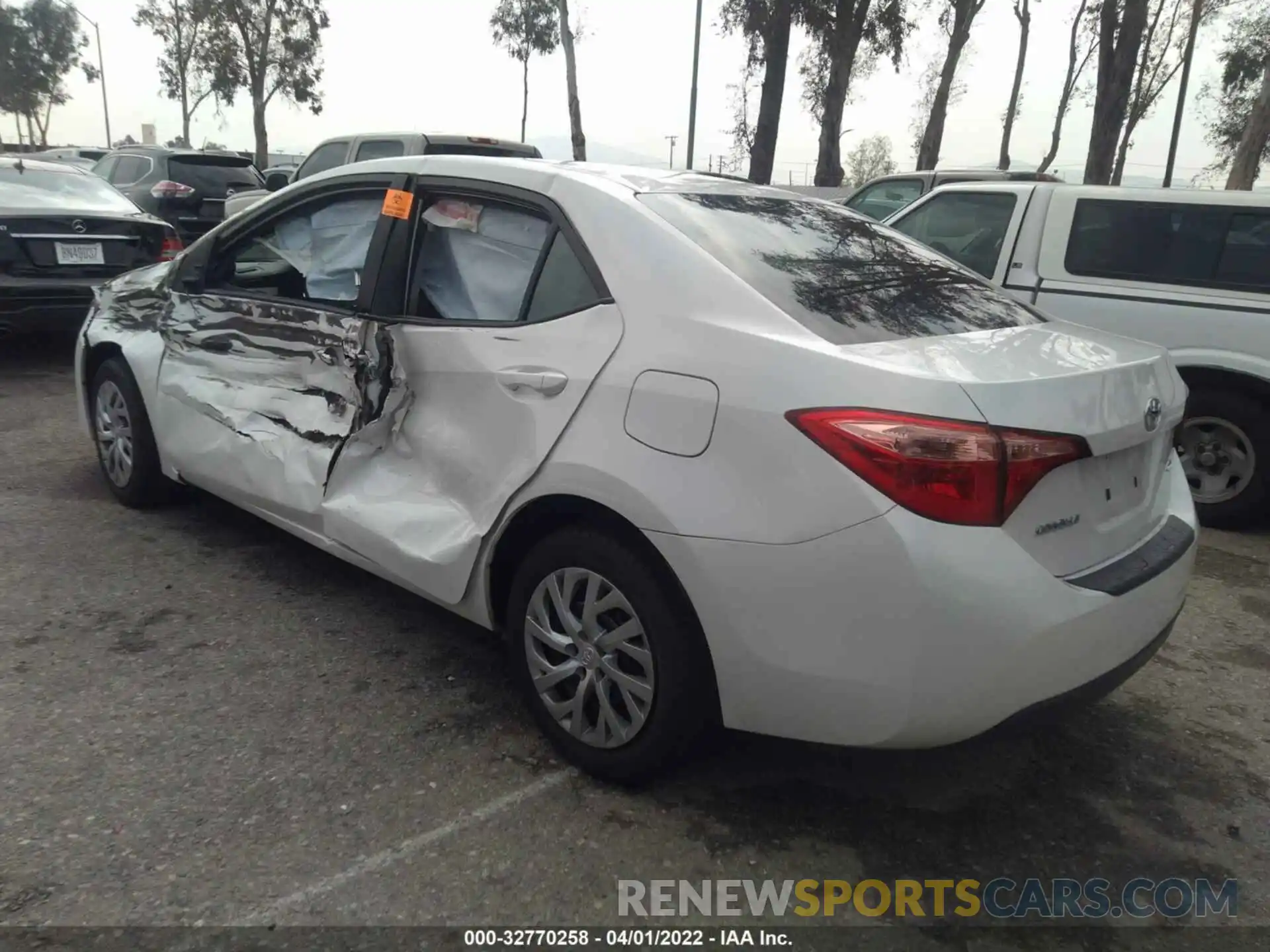 3 Photograph of a damaged car 5YFBURHEXKP872731 TOYOTA COROLLA 2019