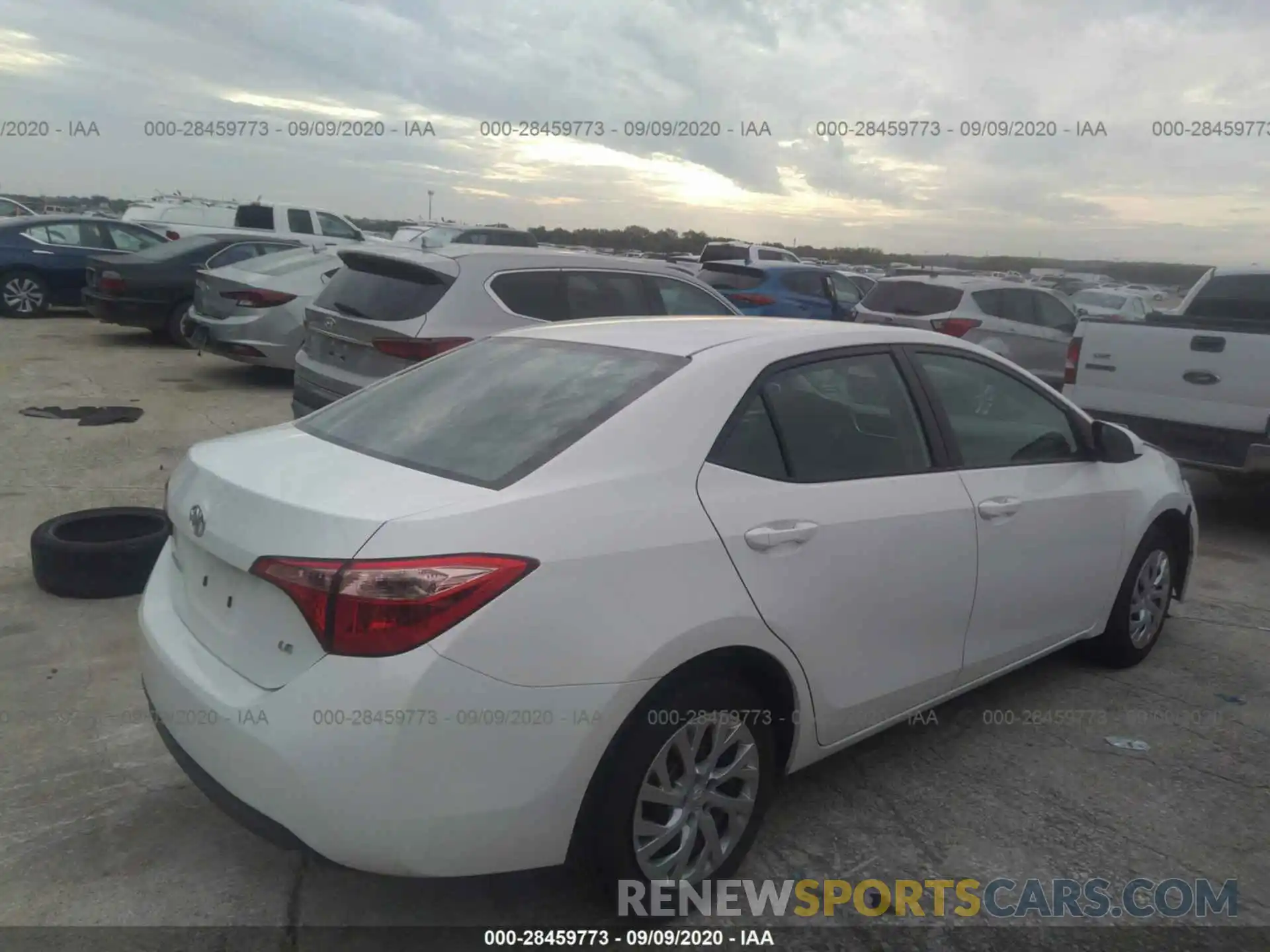 4 Photograph of a damaged car 5YFBURHEXKP872941 TOYOTA COROLLA 2019