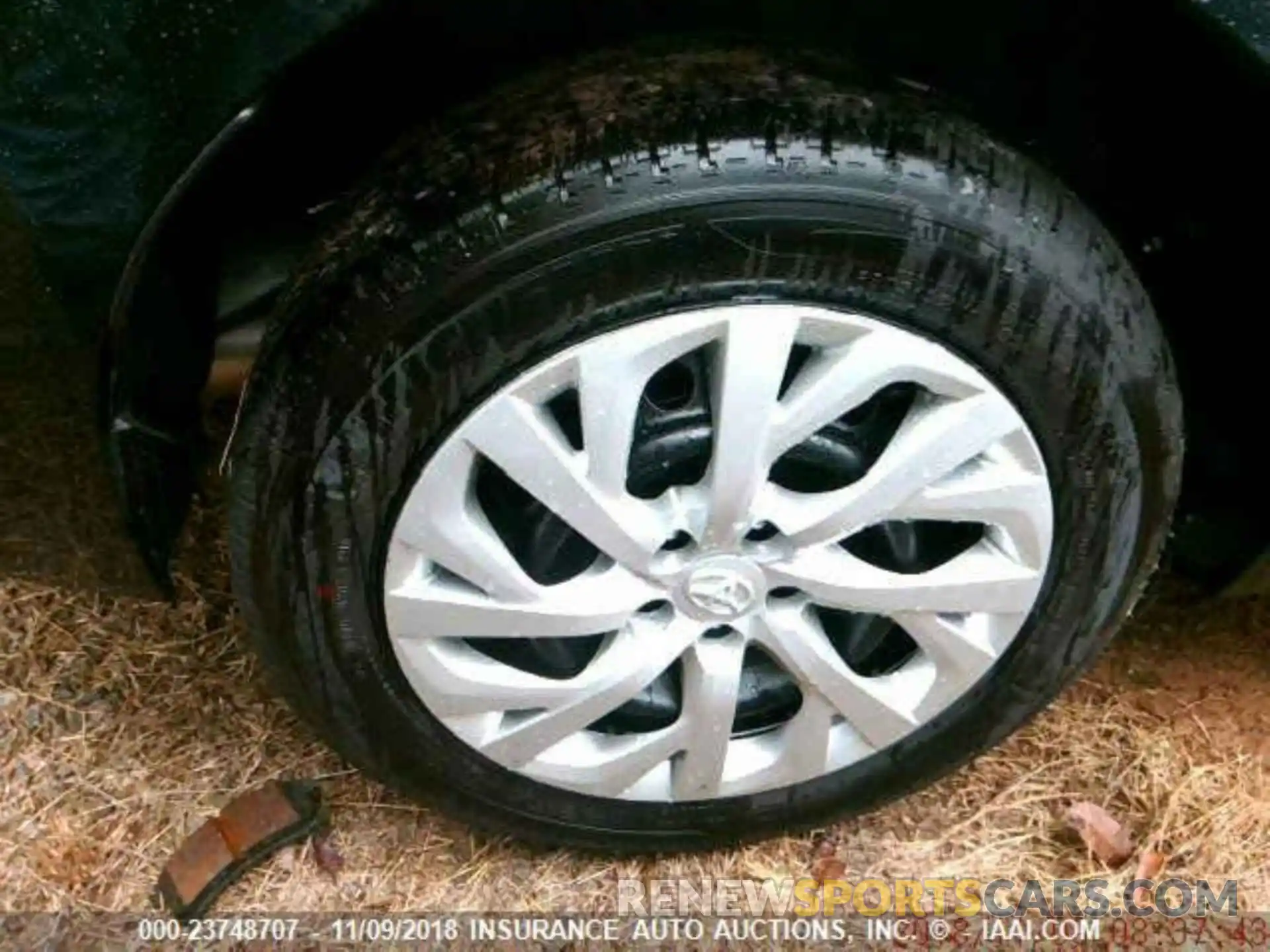 4 Photograph of a damaged car 5YFBURHEXKP874060 Toyota Corolla 2019