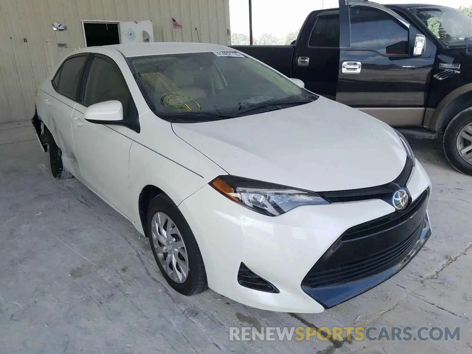 1 Photograph of a damaged car 5YFBURHEXKP874396 TOYOTA COROLLA 2019