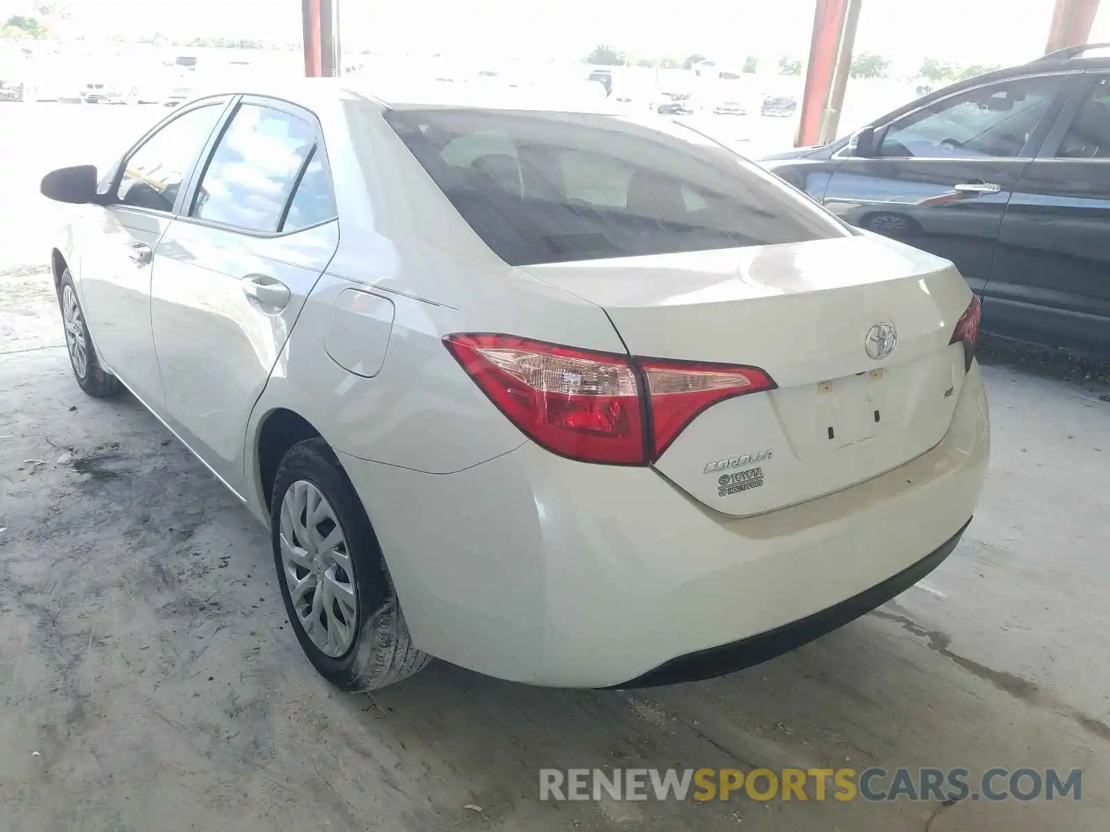 3 Photograph of a damaged car 5YFBURHEXKP874396 TOYOTA COROLLA 2019