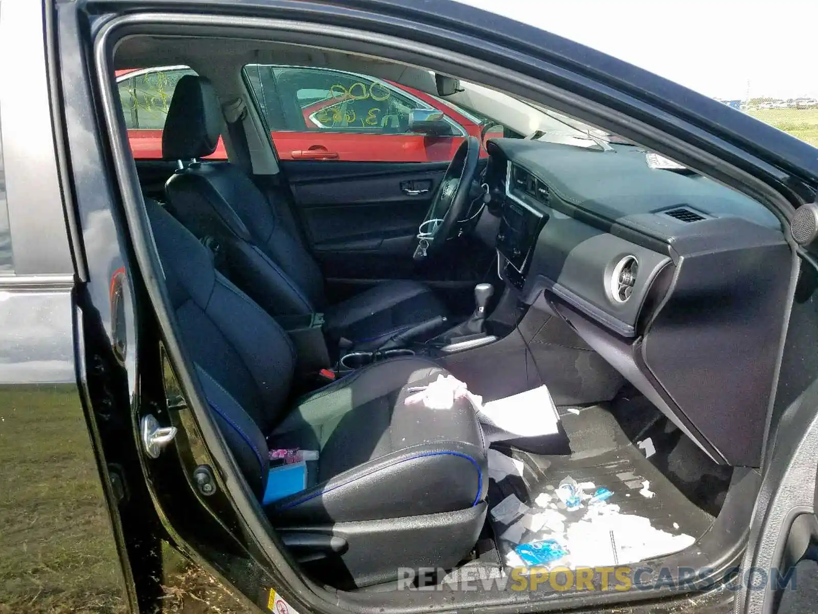 5 Photograph of a damaged car 5YFBURHEXKP876083 TOYOTA COROLLA 2019