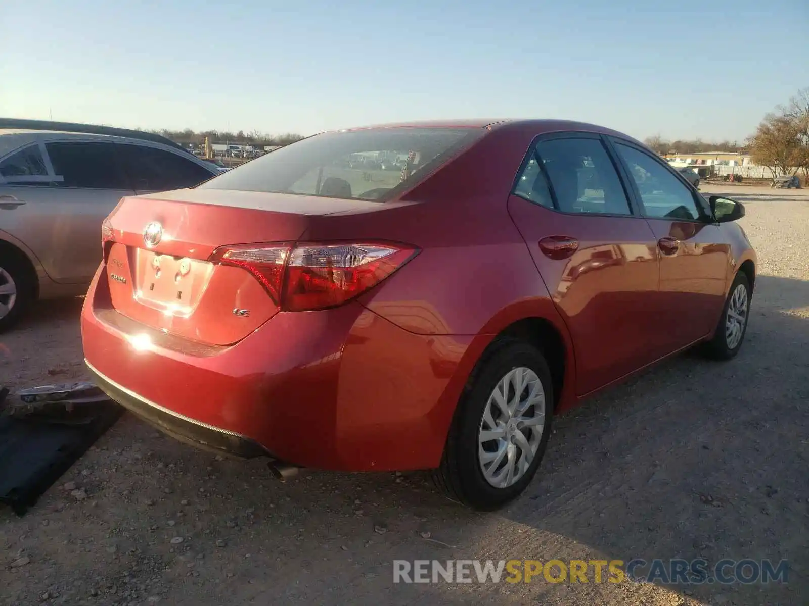 4 Photograph of a damaged car 5YFBURHEXKP876116 TOYOTA COROLLA 2019