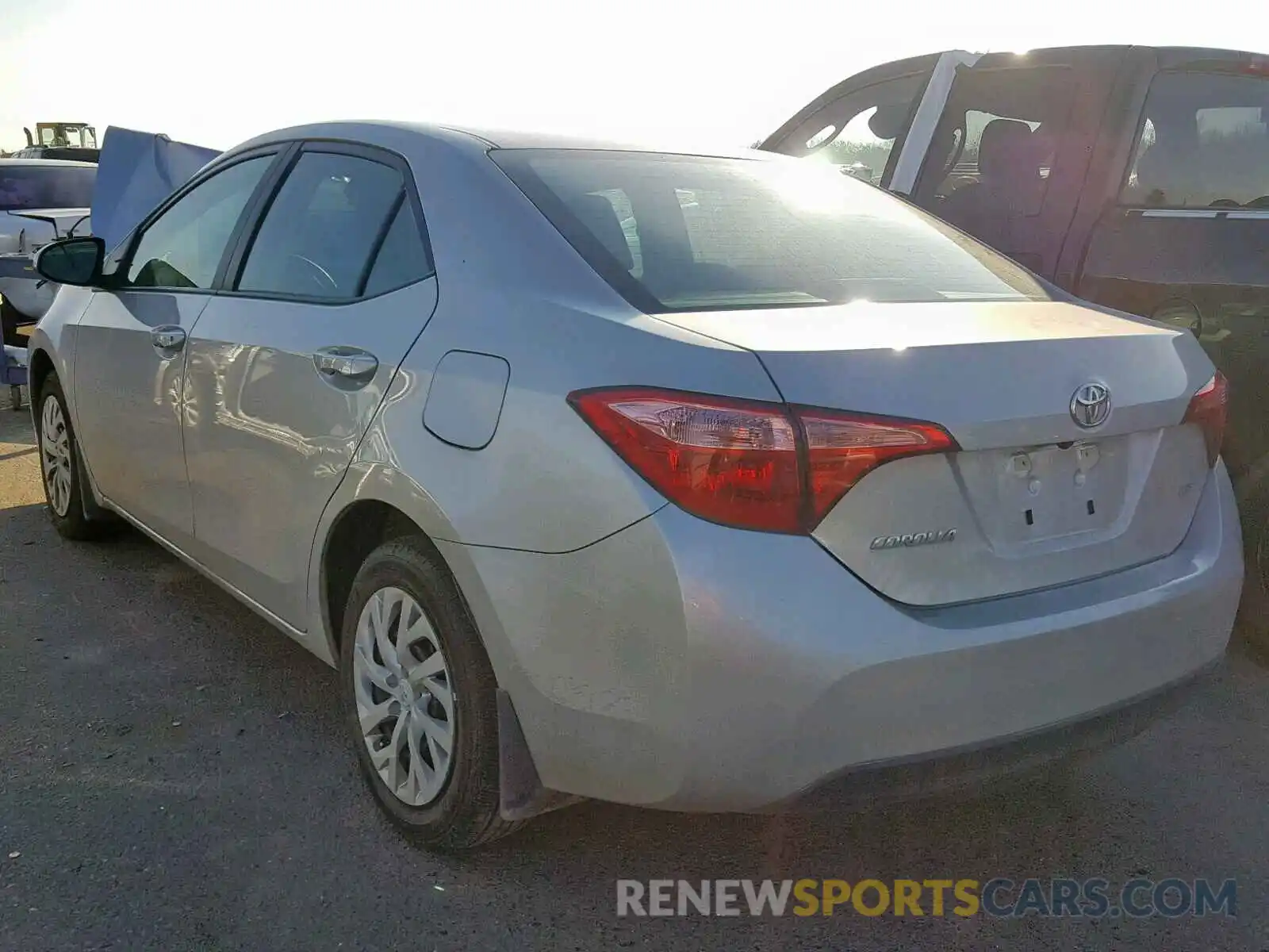 3 Photograph of a damaged car 5YFBURHEXKP876617 TOYOTA COROLLA 2019