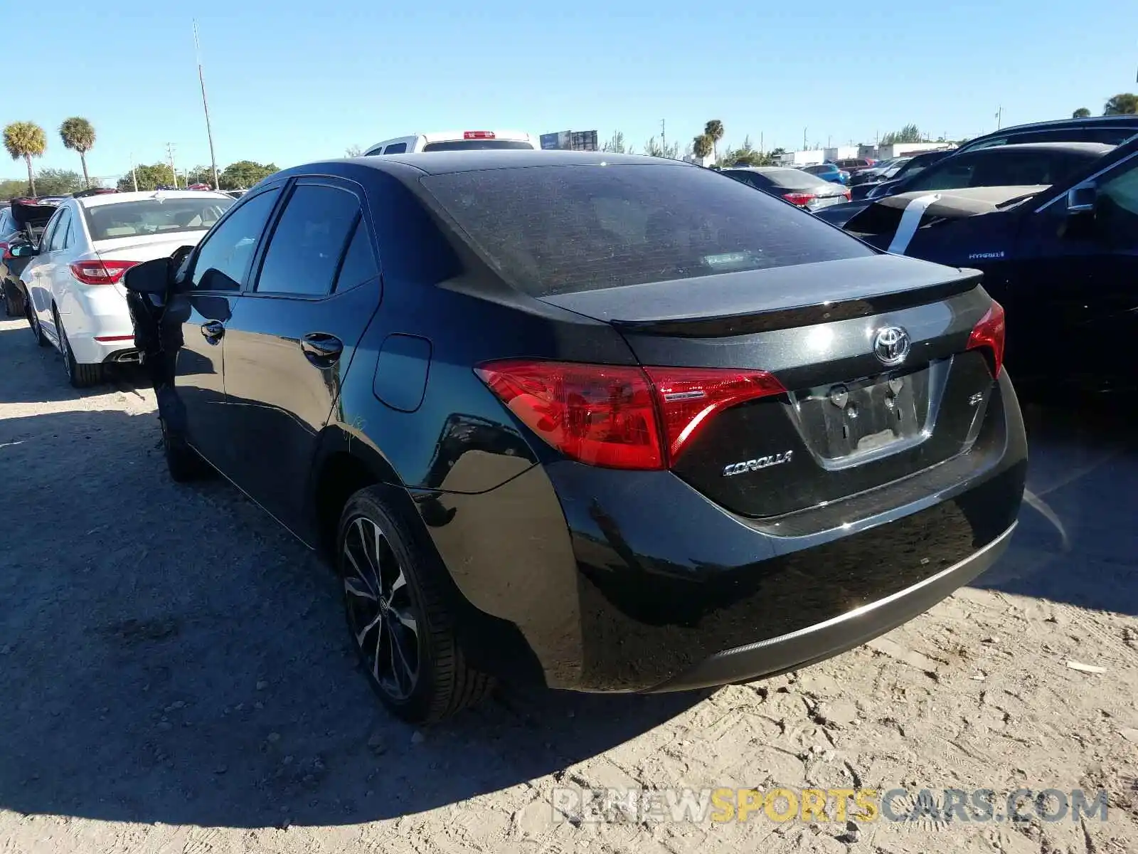 3 Photograph of a damaged car 5YFBURHEXKP877119 TOYOTA COROLLA 2019