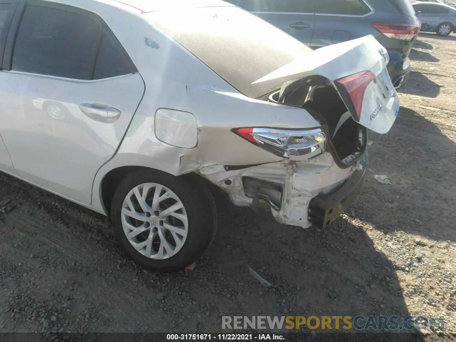 6 Photograph of a damaged car 5YFBURHEXKP877153 TOYOTA COROLLA 2019