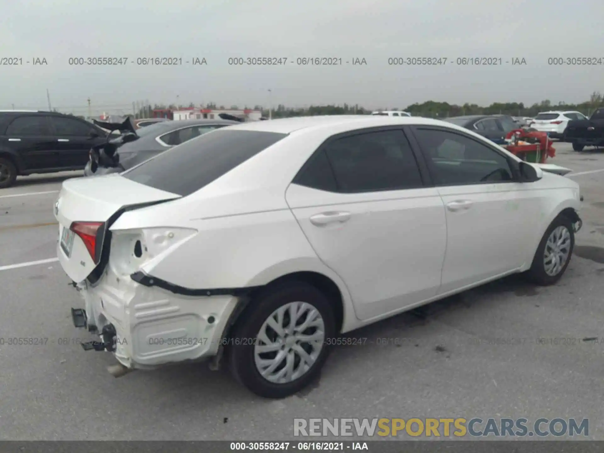 4 Photograph of a damaged car 5YFBURHEXKP877542 TOYOTA COROLLA 2019