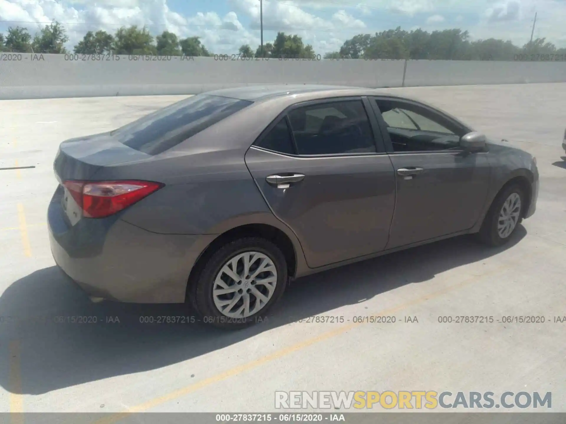 4 Photograph of a damaged car 5YFBURHEXKP877749 TOYOTA COROLLA 2019