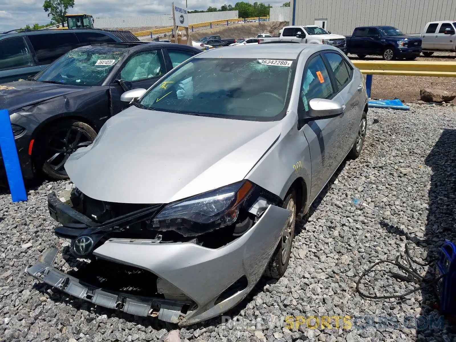 2 Photograph of a damaged car 5YFBURHEXKP877797 TOYOTA COROLLA 2019