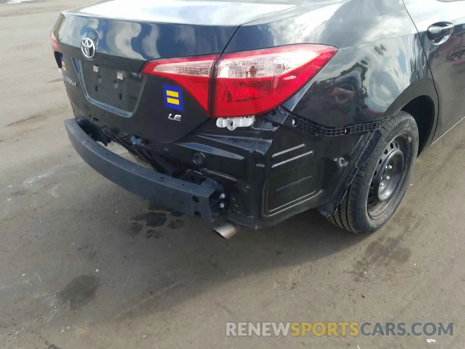 9 Photograph of a damaged car 5YFBURHEXKP877833 TOYOTA COROLLA 2019