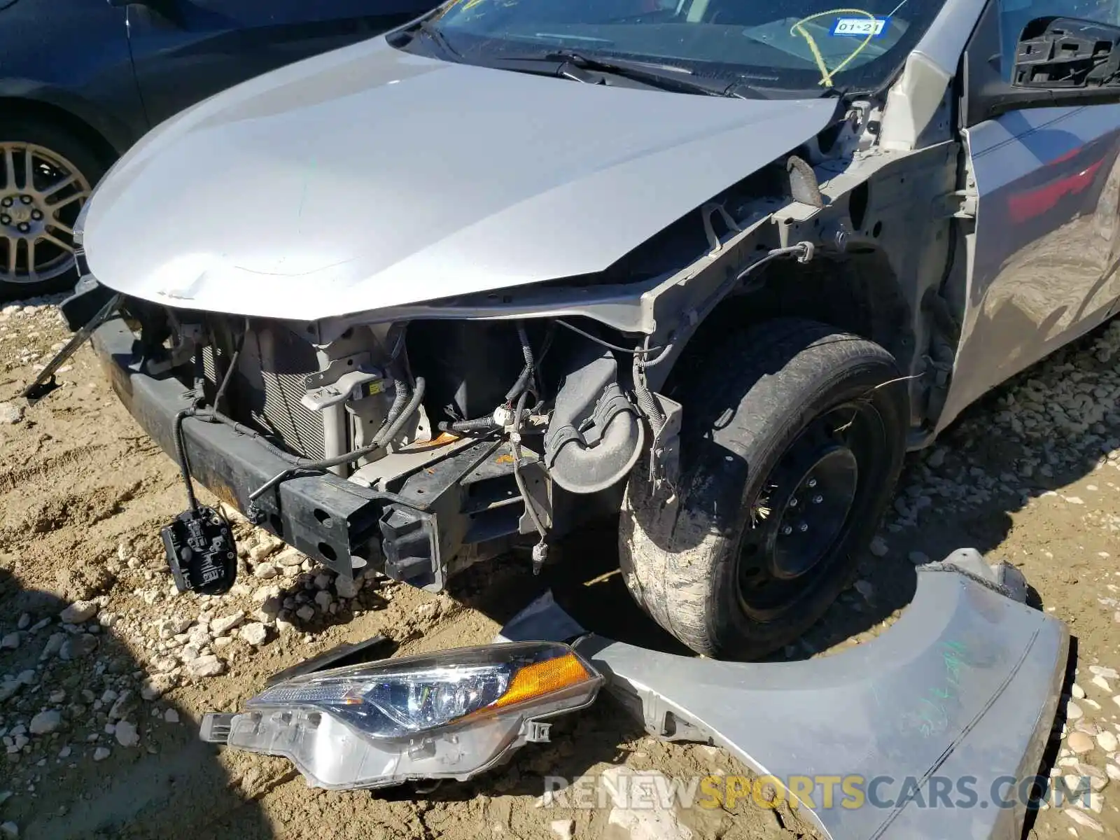 9 Photograph of a damaged car 5YFBURHEXKP878271 TOYOTA COROLLA 2019