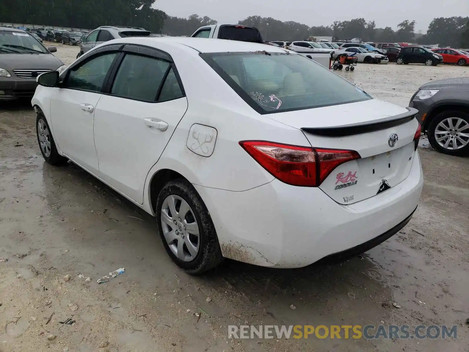 3 Photograph of a damaged car 5YFBURHEXKP878402 TOYOTA COROLLA 2019