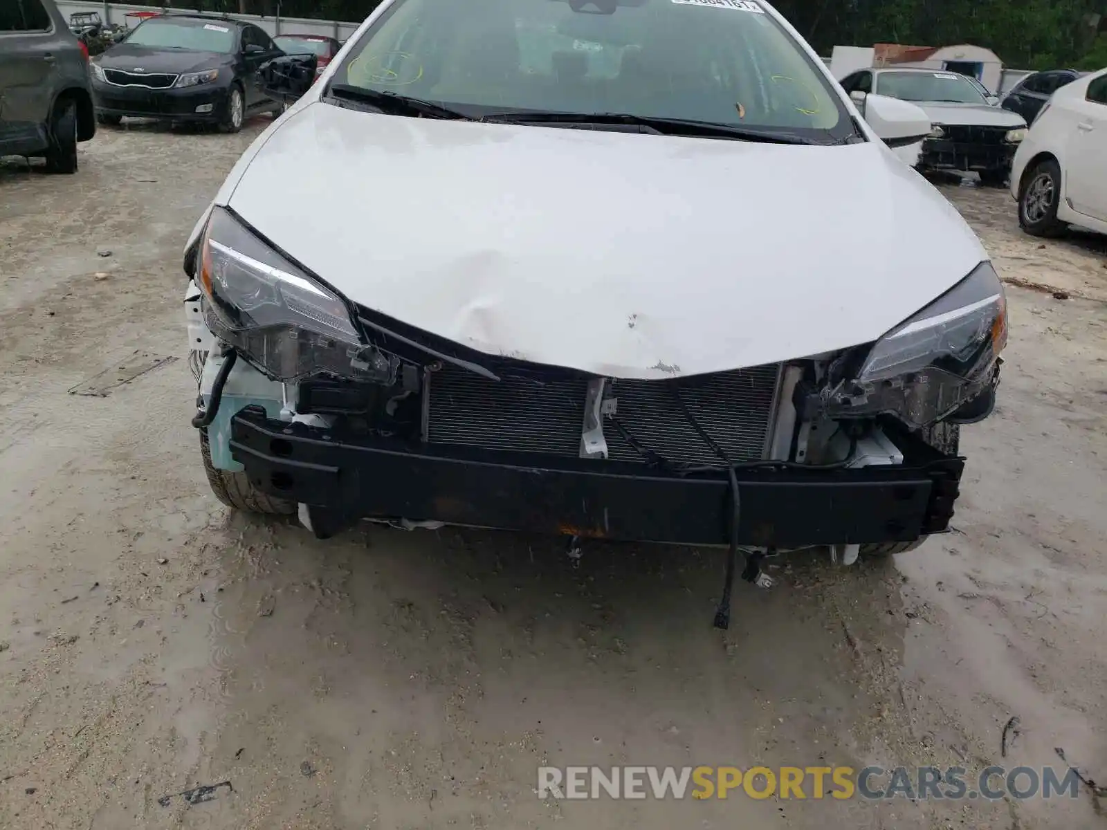 9 Photograph of a damaged car 5YFBURHEXKP878402 TOYOTA COROLLA 2019