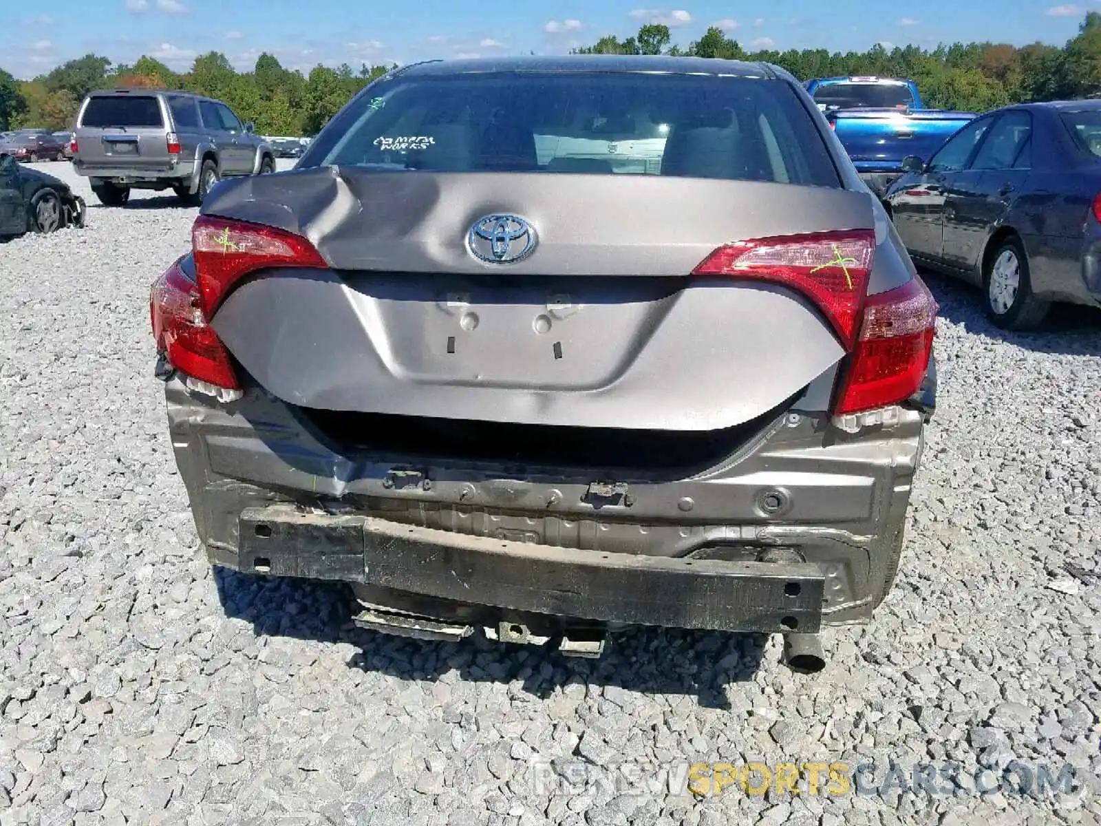 9 Photograph of a damaged car 5YFBURHEXKP879095 TOYOTA COROLLA 2019