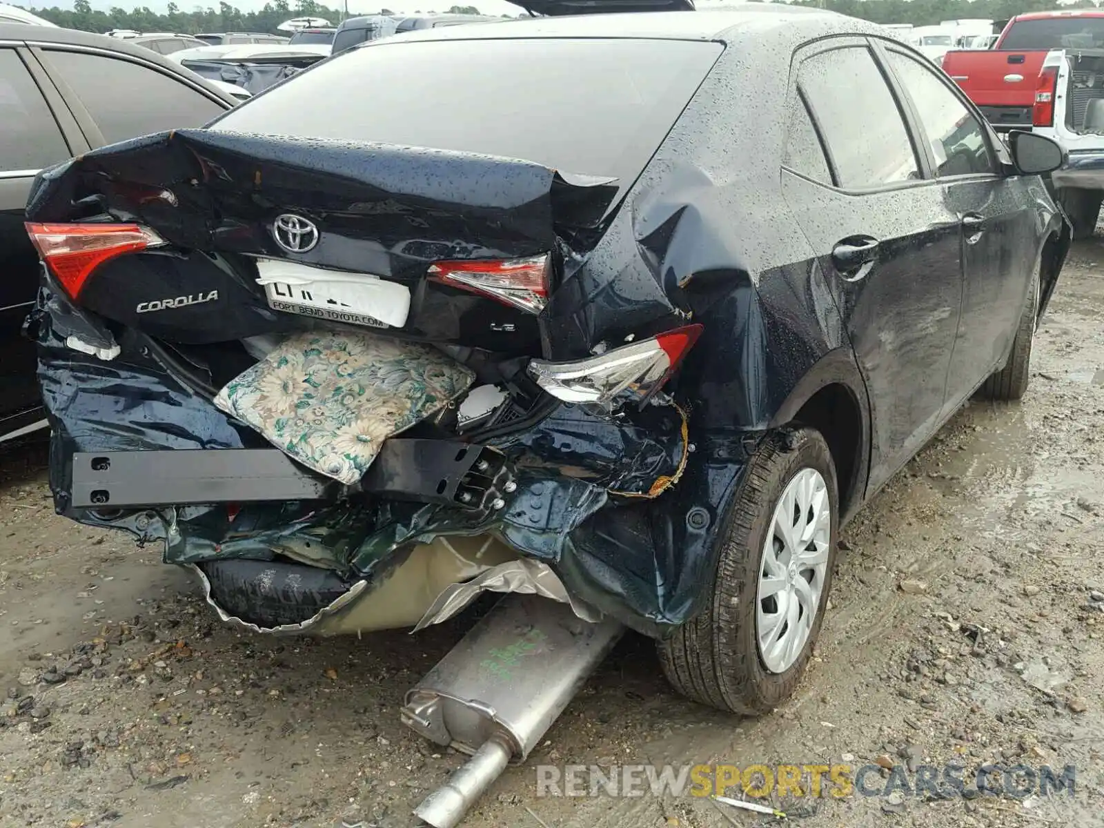 4 Photograph of a damaged car 5YFBURHEXKP879257 TOYOTA COROLLA 2019