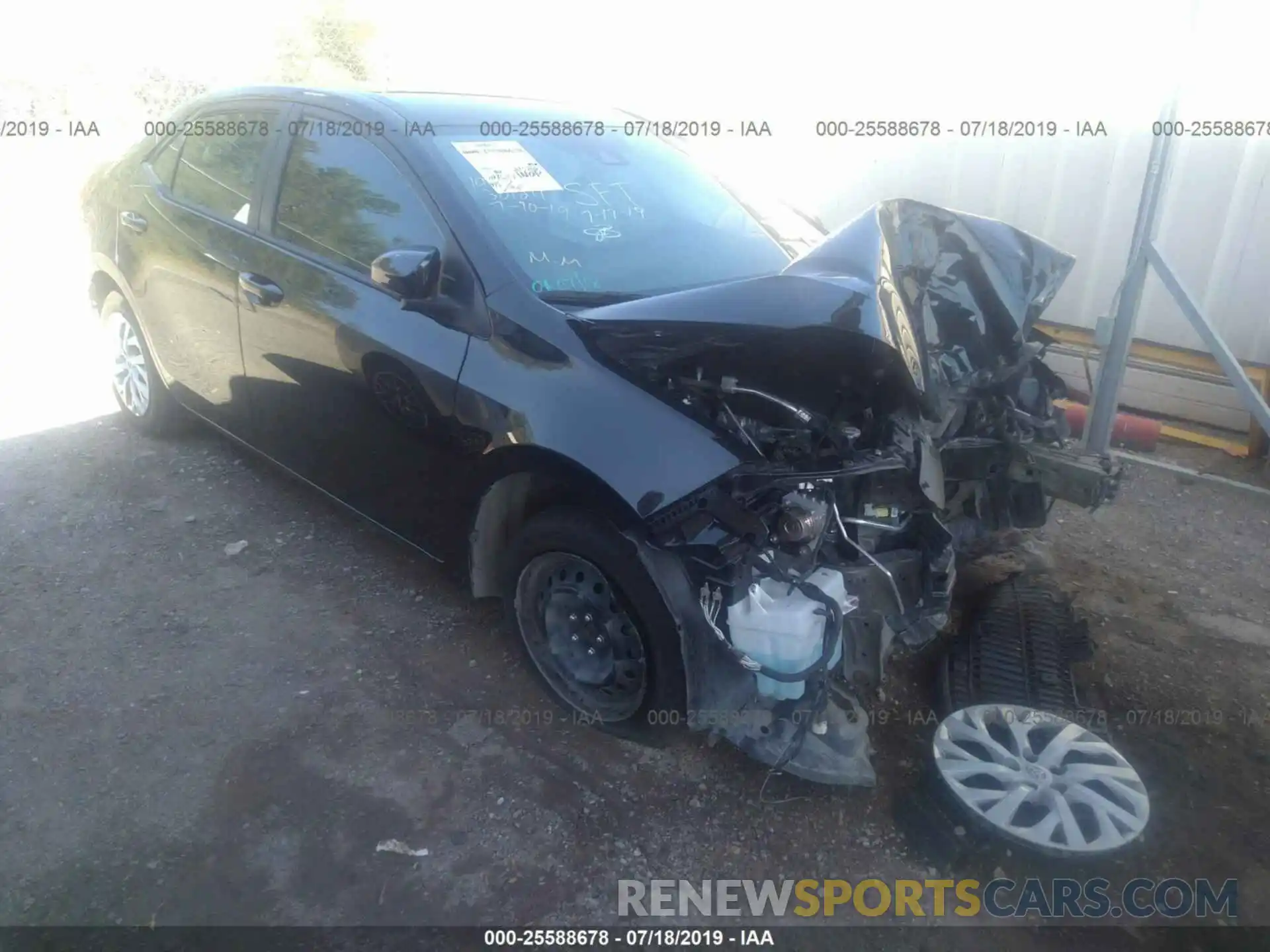 1 Photograph of a damaged car 5YFBURHEXKP879694 TOYOTA COROLLA 2019