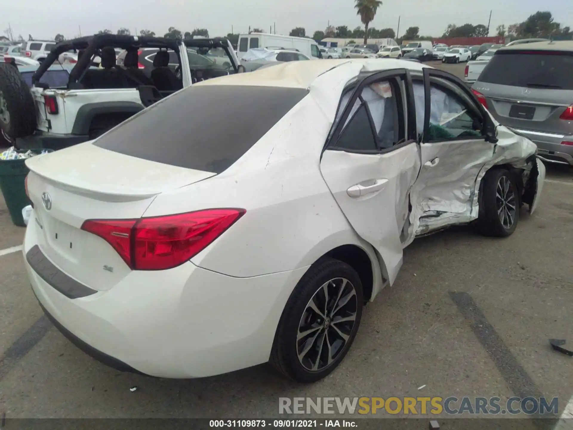 4 Photograph of a damaged car 5YFBURHEXKP880120 TOYOTA COROLLA 2019