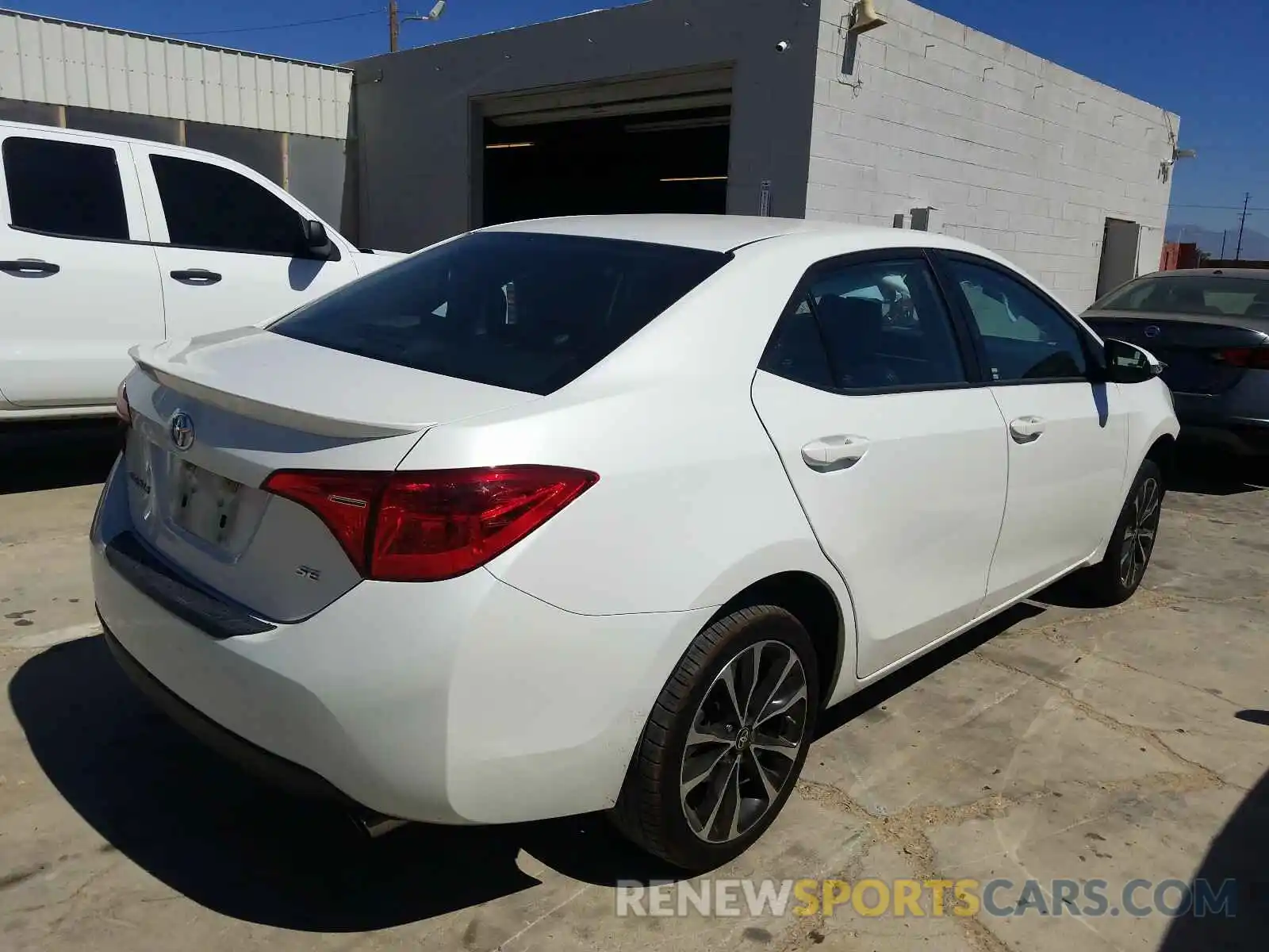 4 Photograph of a damaged car 5YFBURHEXKP880392 TOYOTA COROLLA 2019