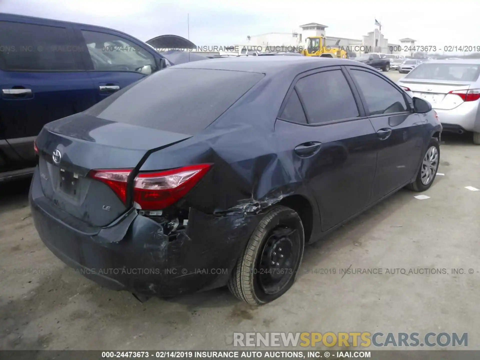 4 Photograph of a damaged car 5YFBURHEXKP880912 TOYOTA COROLLA 2019