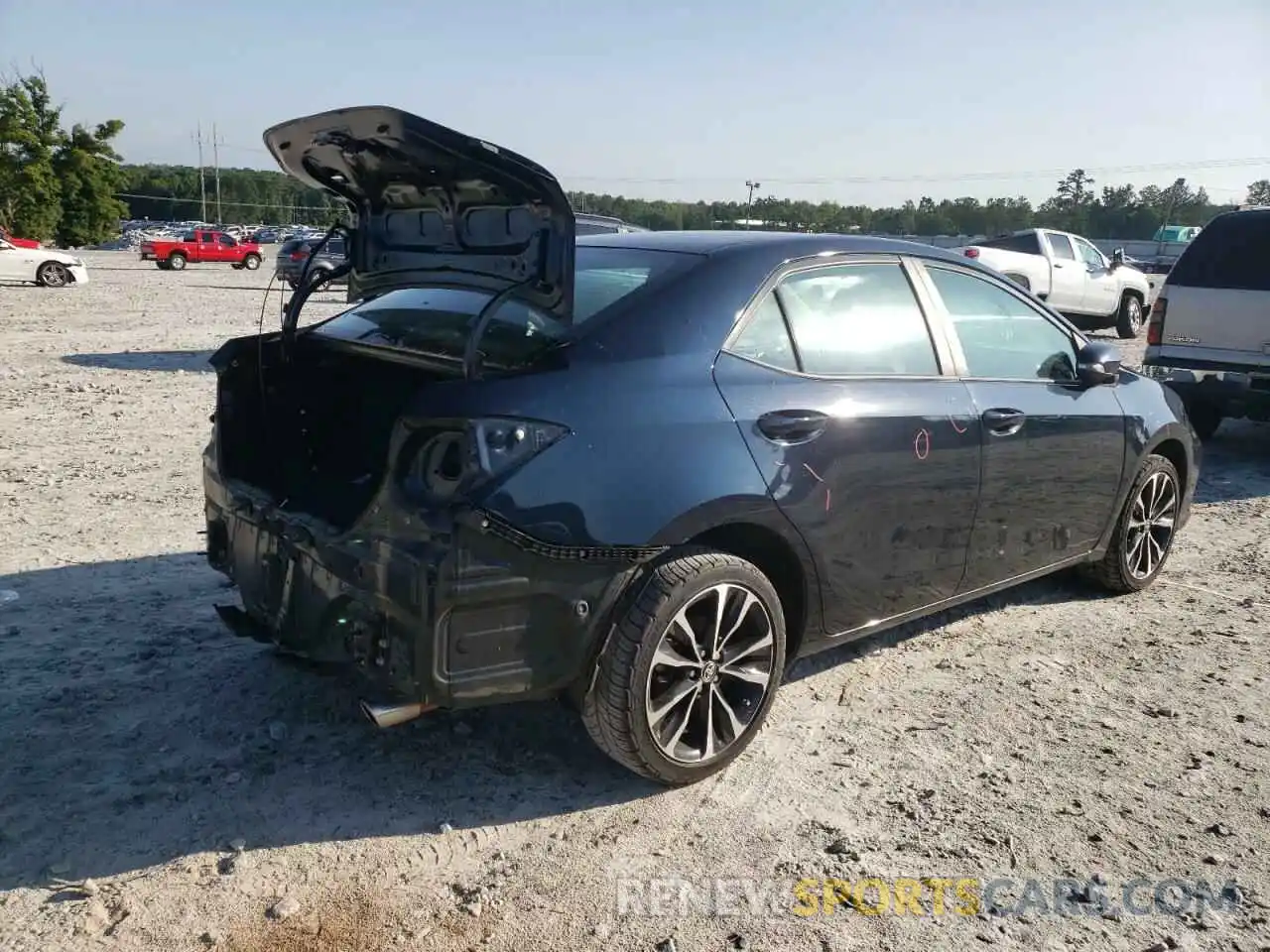 4 Photograph of a damaged car 5YFBURHEXKP881042 TOYOTA COROLLA 2019