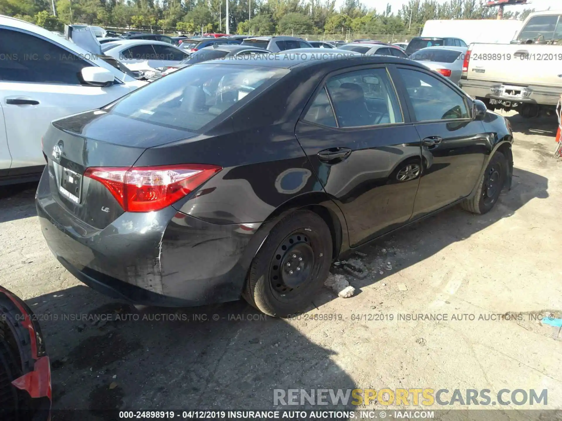 4 Photograph of a damaged car 5YFBURHEXKP881767 TOYOTA COROLLA 2019