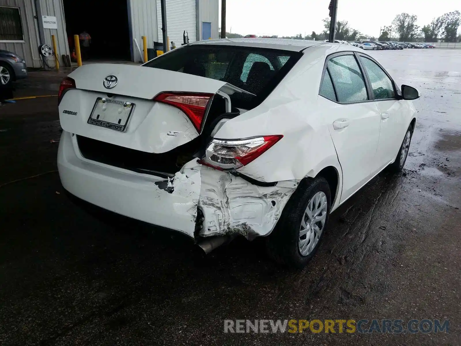 4 Photograph of a damaged car 5YFBURHEXKP881820 TOYOTA COROLLA 2019