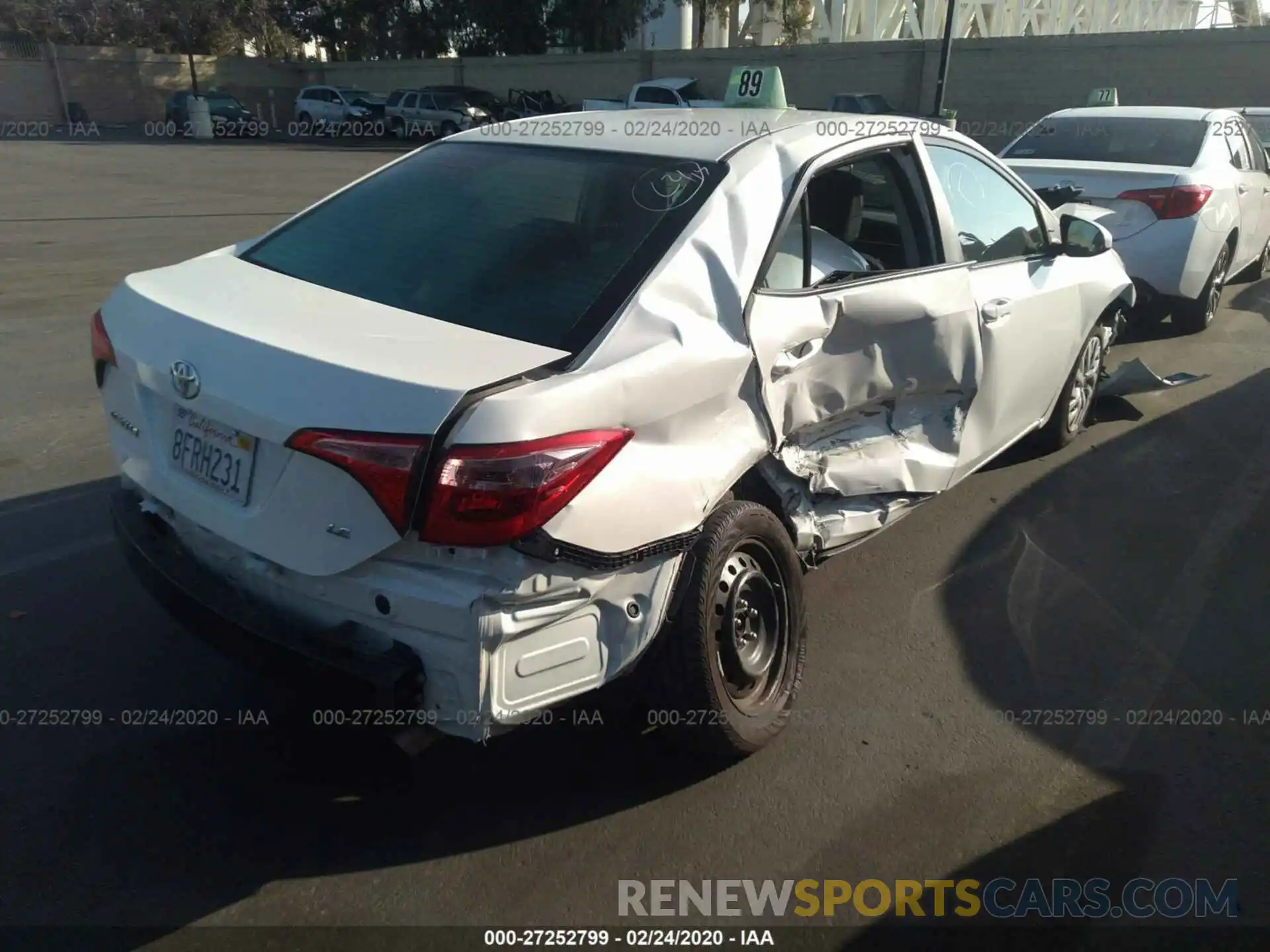 4 Photograph of a damaged car 5YFBURHEXKP882546 TOYOTA COROLLA 2019